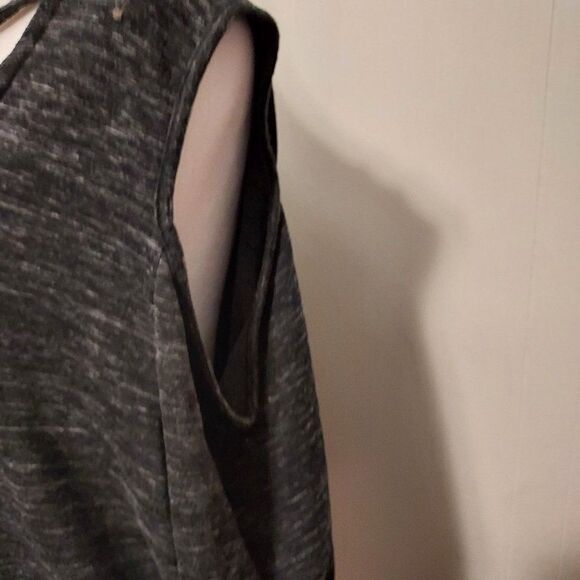 Lane Bryant 22/24 VGC pit to pit 24 1/2 Shoulder down is 27 1/2 - Picture 3 of 5